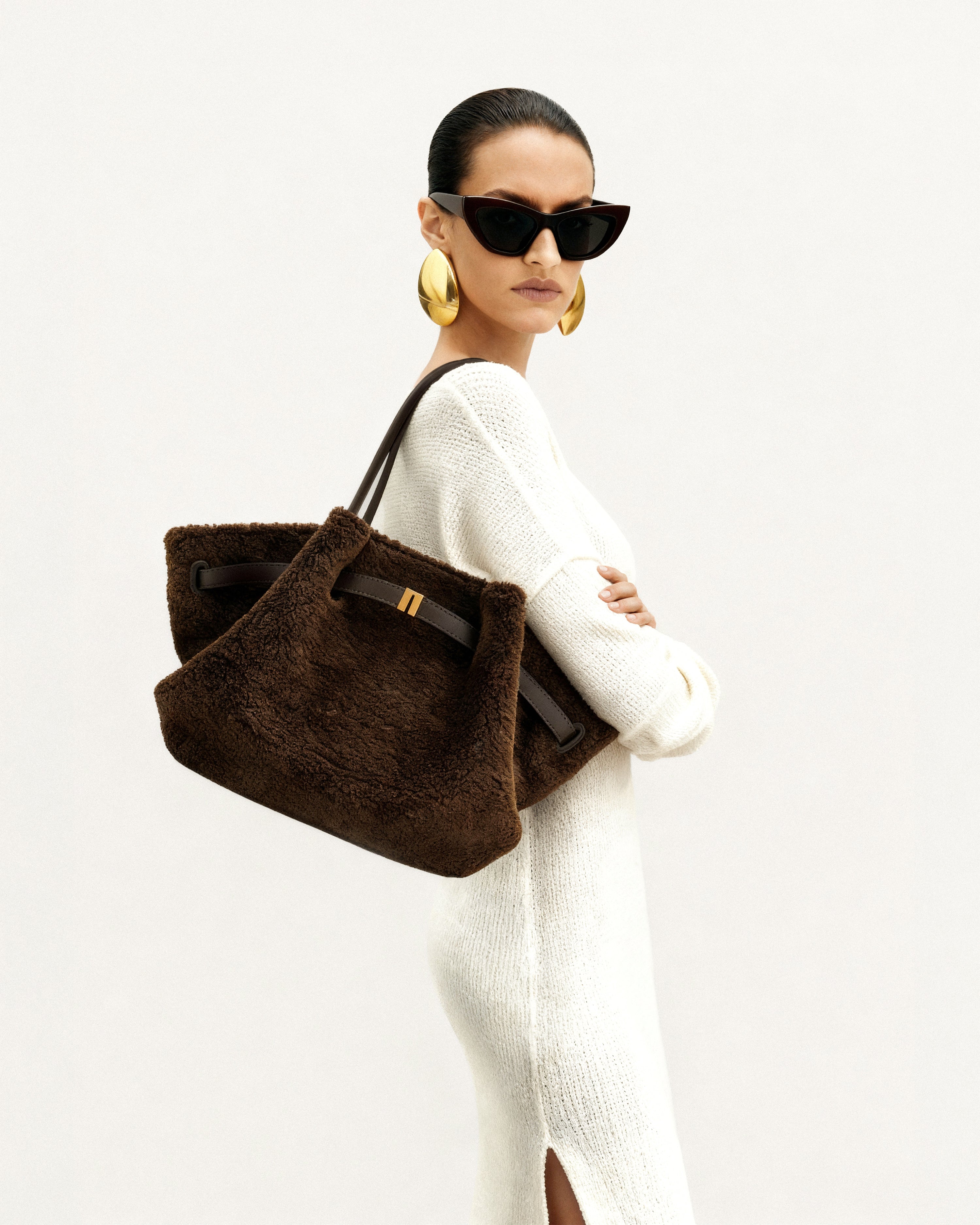 Hana Medium Faux Fur Tote Bag - Mocha Brown | JW PEI