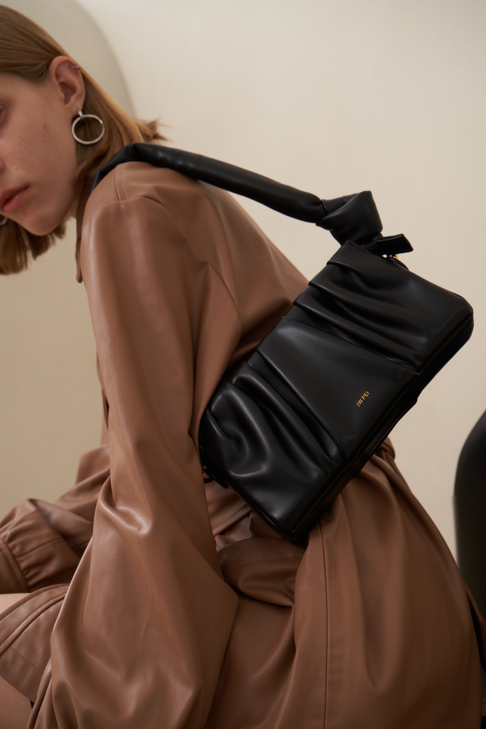 Mila Shoulder Bag - Black