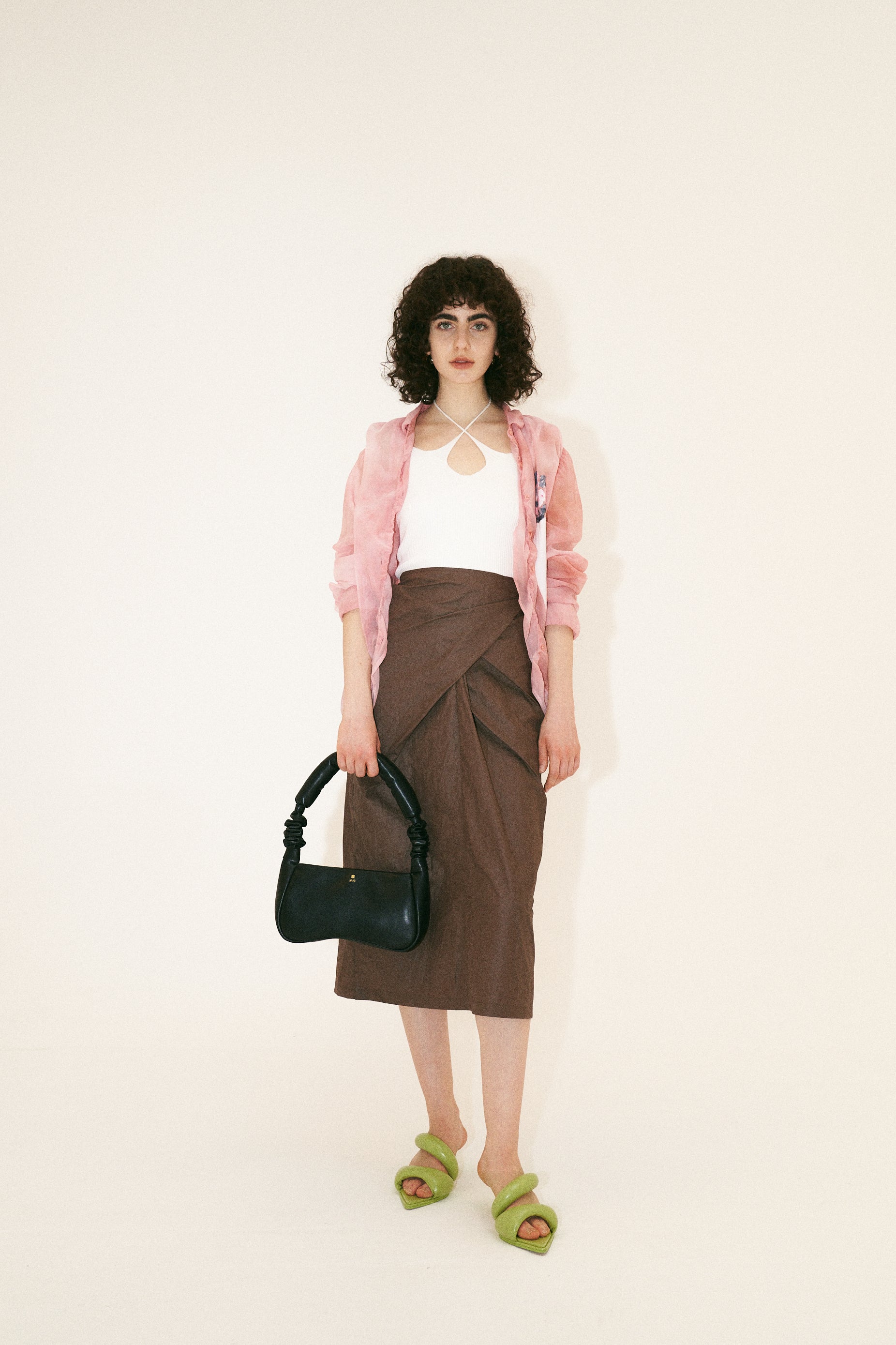 Alison Soft Volume Shoulder Bag - Black | JW PEI